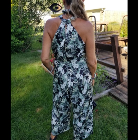 NEW Tropical Floral Print Wide Leg Jumpsuit Large - Picture 8 of 8